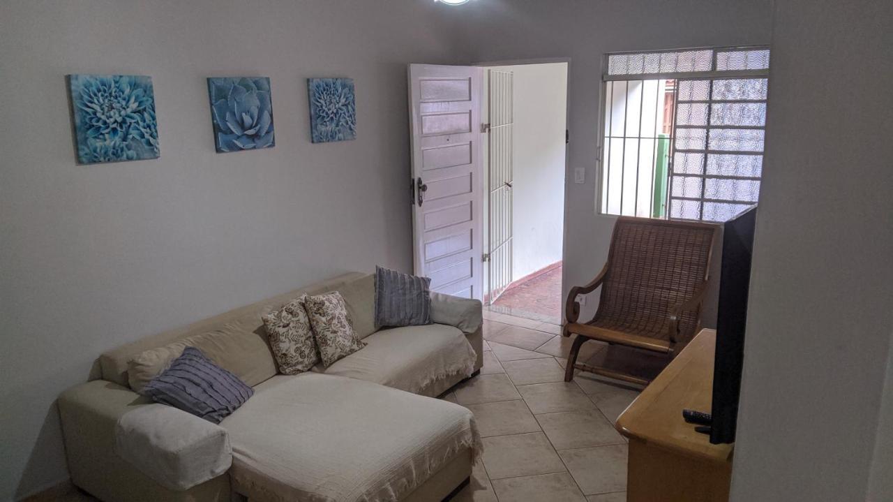 Casa Com Piscina 200 M Da -